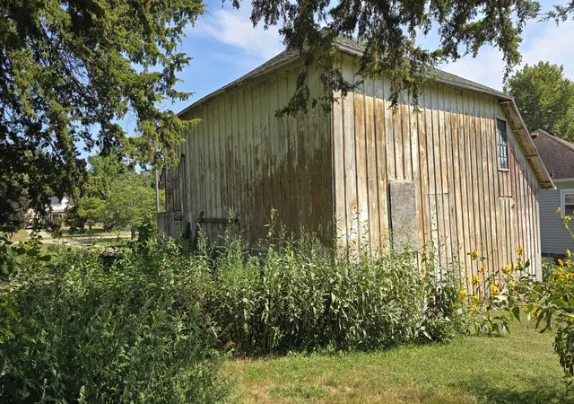 Photo 3 of Sale Pending at 803 S State St, Geneseo, IL 61254 | MLS# 12755517 | Listing updated on 2026-10-27