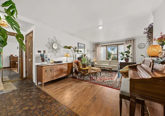 Photo 3 of Single family home for sale at 10536 S Kilbourn Ave, Oak Lawn, IL 60453 | MLS# 12755527 | Listing updated on 2026-09-17