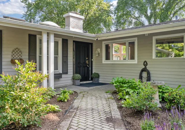 Photo 2 of Single family home for sale at 1161 Winwood Dr, Lake Forest, IL 60045 | MLS# 12755544 | Listing updated on 2026-09-30