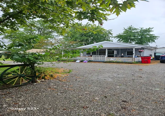 Photo 1 of Sale Pending at 8128 City Lake Rd, Duquoin, IL 62832 | MLS# 12755554 | Listing updated on 2026-09-23