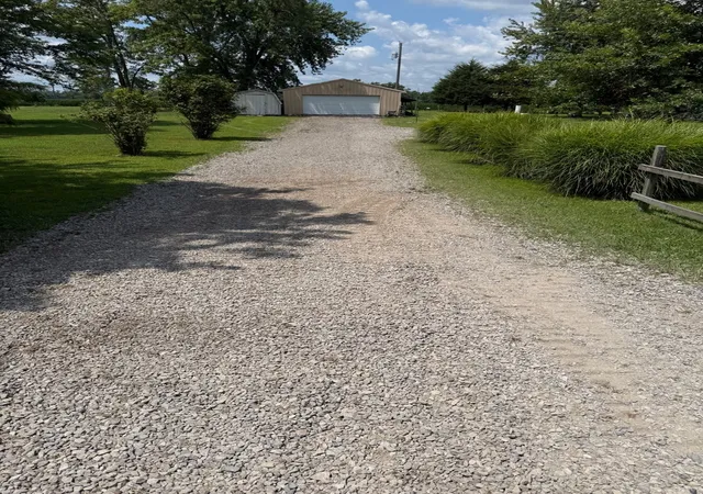 Photo 4 of Sale Pending at 8128 City Lake Rd, Duquoin, IL 62832 | MLS# 12755554 | Listing updated on 2026-09-23