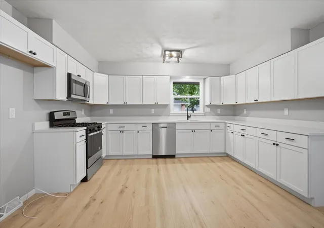 Photo 2 of Single family home for sale at 404 Sunset Dr, Heyworth, IL 61745 | MLS# 12755558 | Listing updated on 2026-09-13