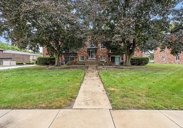 Photo 1 of Condo for sale at 5703 128th Street #31, Crestwood, IL 60418 | MLS# 12755573 | Listing updated on 2026-09-14