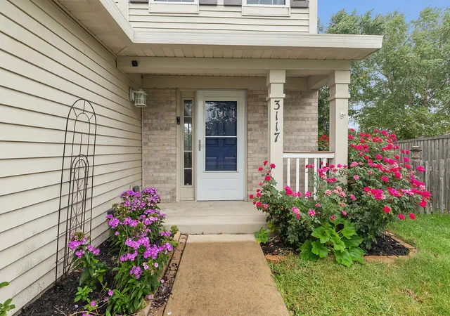Photo 3 of Townhouse for sale at 3117 Gloria Ln, Joliet, IL 60435 | MLS# 12755591 | Listing updated on 2026-09-18