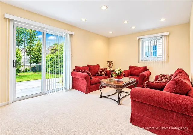 Photo 4 of Single family home for sale at 9938 N Huber Ln, Niles, IL 60714 | MLS# 12755598 | Listing updated on 2026-09-21
