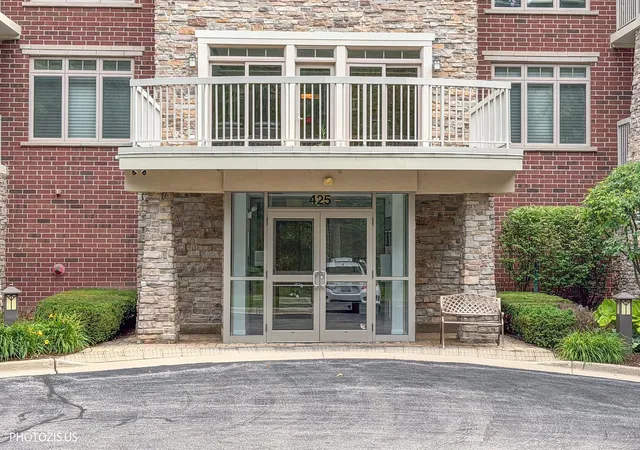Photo 2 of Condo for sale at 425 Benjamin Dr #207, Vernon Hills, IL 60061 | MLS# 12755603 | Listing updated on 2026-09-13
