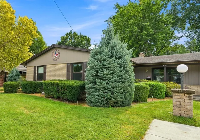 Photo 3 of Single family home for sale at 610 Baker Ave, Lasalle, IL 61301 | MLS# 12755607 | Listing updated on 2026-09-19