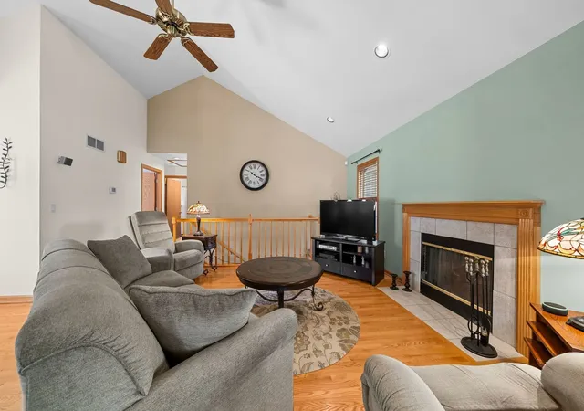 Photo 4 of Single family home for sale at 809 Tuckaway Ct, Twin Lakes, WI 53181 | MLS# 12755613 | Listing updated on 2026-09-29
