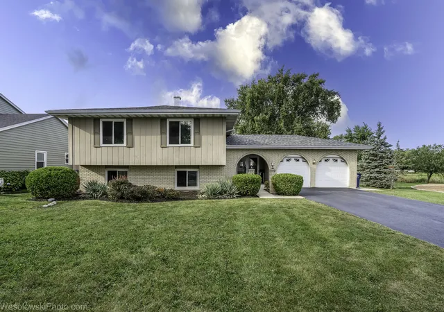 Photo 1 of Single family home for sale at 1810 71st Street, Darien, IL 60561 | MLS# 12755617 | Listing updated on 2026-09-28