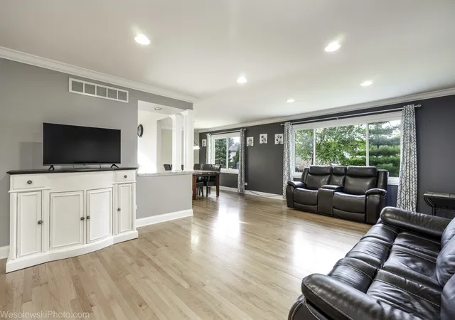 Photo 4 of Single family home for sale at 1810 71st Street, Darien, IL 60561 | MLS# 12755617 | Listing updated on 2026-09-28