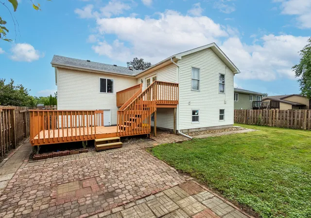 Photo 2 of Single family home for sale at 4205 8 1/2 St, East Moline, IL 61244 | MLS# 12755624 | Listing updated on 2026-09-12
