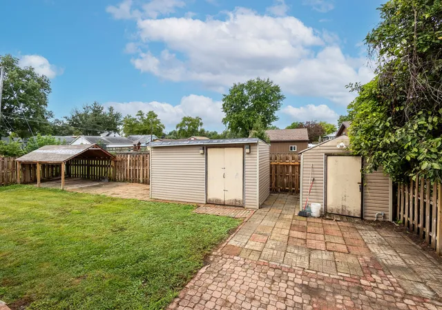 Photo 2 of Single family home for sale at 4205 8 1/2 St, East Moline, IL 61244 | MLS# 12755624 | Listing updated on 2026-09-12