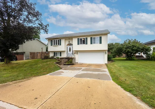 Photo 41 of Single family home for sale at 4205 8 1/2 St, East Moline, IL 61244 | MLS# 12755624 | Listing updated on 2026-09-12
