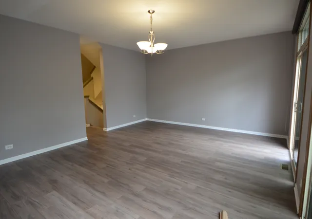 Photo 4 of Townhouse for sale at 756 N Aspen Dr, Vernon Hills, IL 60061 | MLS# 12755625 | Listing updated on 2026-09-26