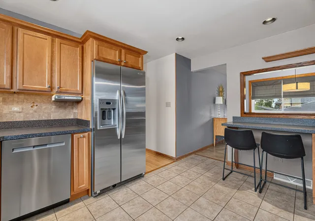 Photo 3 of Single family home for sale at 7515 173rd Place, Tinley Park, IL 60477 | MLS# 12755626 | Listing updated on 2026-09-16