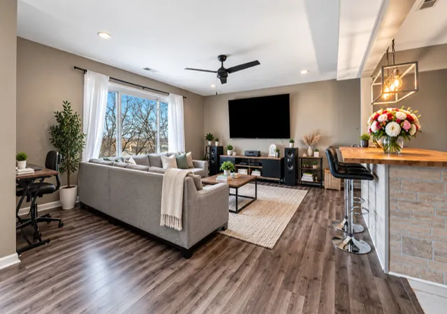 Photo 2 of Condo for sale at 5800 W 105th Street #4C, Oak Lawn, IL 60453 | MLS# 12755630 | Listing updated on 2026-09-12