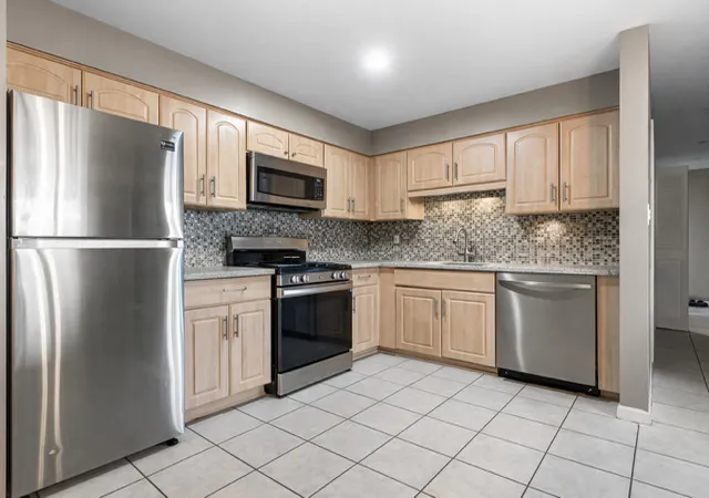 Photo 4 of Condo for sale at 5800 W 105th Street #4C, Oak Lawn, IL 60453 | MLS# 12755630 | Listing updated on 2026-09-12