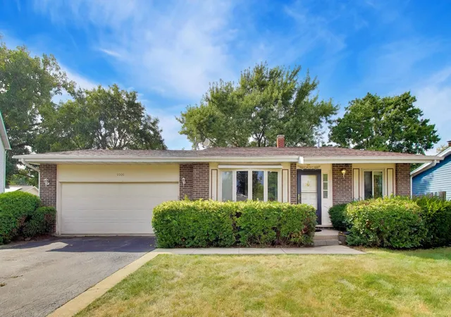 Photo 1 of Single family home for sale at 1009 Beverly Ct, Lombard, IL 60148 | MLS# 12755637 | Listing updated on 2026-09-24
