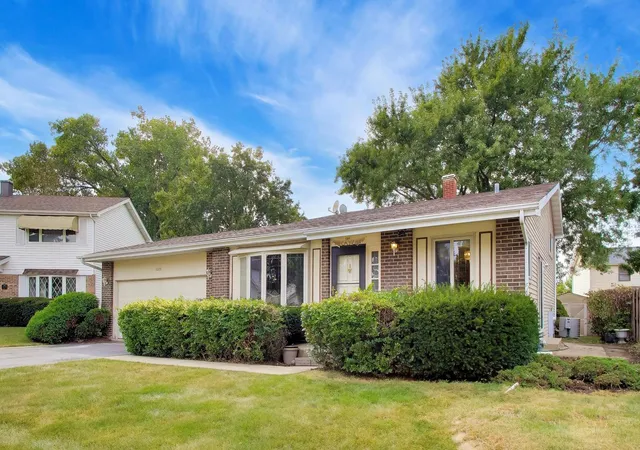 Photo 2 of Single family home for sale at 1009 Beverly Ct, Lombard, IL 60148 | MLS# 12755637 | Listing updated on 2026-09-24