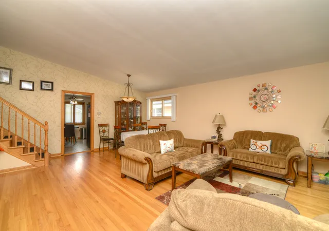 Photo 3 of Single family home for sale at 828 S Mitchell Rd, Elmhurst, IL 60126 | MLS# 12755640 | Listing updated on 2026-09-16