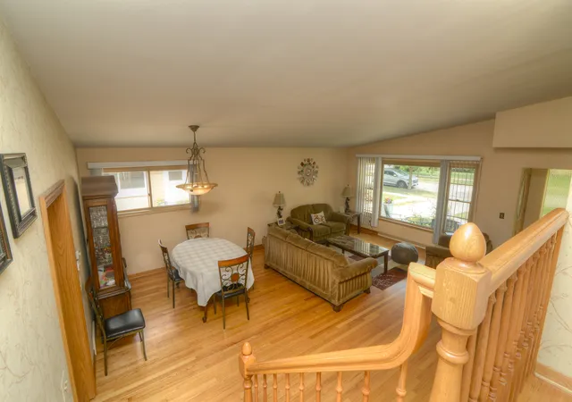 Photo 4 of Single family home for sale at 828 S Mitchell Rd, Elmhurst, IL 60126 | MLS# 12755640 | Listing updated on 2026-09-16