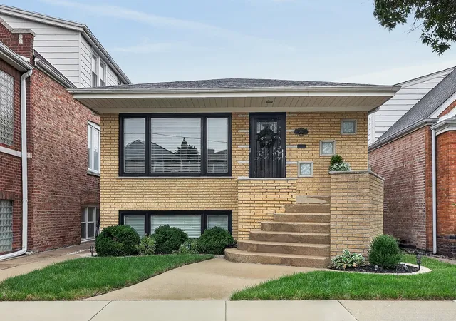 Photo 1 of Single family home for sale at 5533 S Sayre Ave, Chicago, IL 60638 | MLS# 12755650 | Listing updated on 2026-10-18