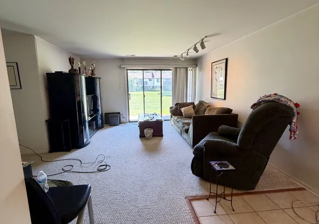 Photo 3 of Condo for sale at 871 E Coach Rd #5, Palatine, IL 60074 | MLS# 12755661 | Listing updated on 2026-10-02