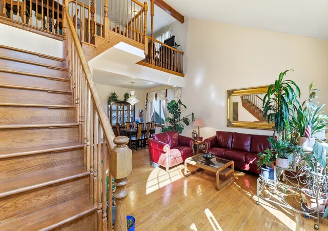 Photo 3 of Single family home for sale at 1140 Crystal Ave, Downers Grove, IL 60516 | MLS# 12755663 | Listing updated on 2026-10-07