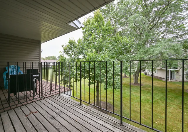 Listing Photo 5 - Condo for sale in building located at 59 Gant Cir, Streamwood, IL 60107 - Unit #G