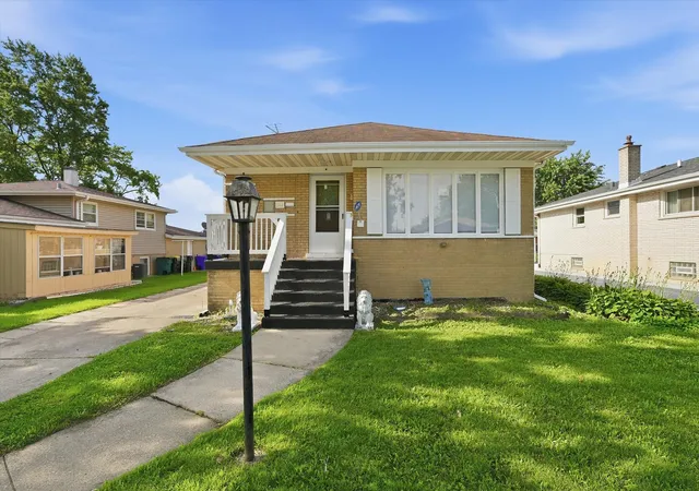 Photo 1 of Single family home for sale at 146 W 27th Street, Chicago Heights, IL 60411 | MLS# 12755690 | Listing updated on 2026-10-05
