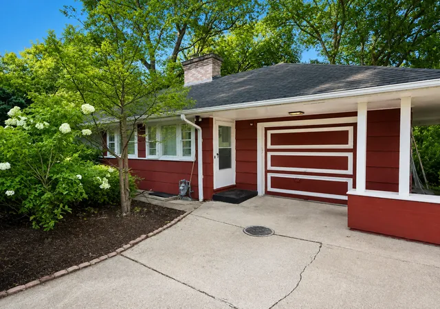 Photo 1 of Single family home for sale at 2811 Forest Ln, Waukegan, IL 60087 | MLS# 12755695 | Listing updated on 2026-09-23