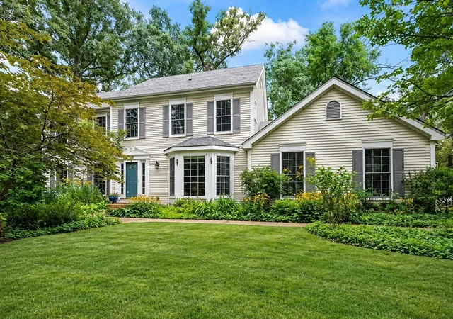 Photo 1 of Single family home for sale at 2690 Crestwood Ln, Riverwoods, IL 60015 | MLS# 12755715 | Listing updated on 2026-09-17