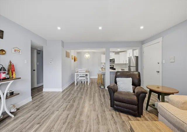 Photo 3 of Condo for sale at 4929 W 109th Street #101, Oak Lawn, IL 60453 | MLS# 12755722 | Listing updated on 2026-09-24
