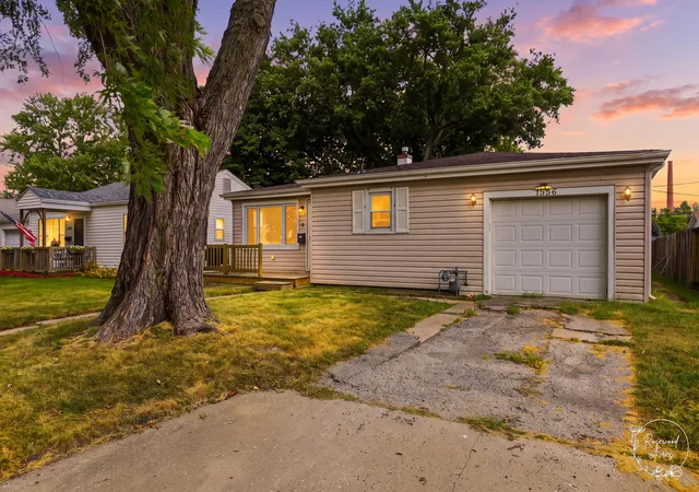 Photo 2 of Single family home for sale at 1556 S 4th Avenue, Kankakee, IL 60901 | MLS# 12755730 | Listing updated on 2026-09-18