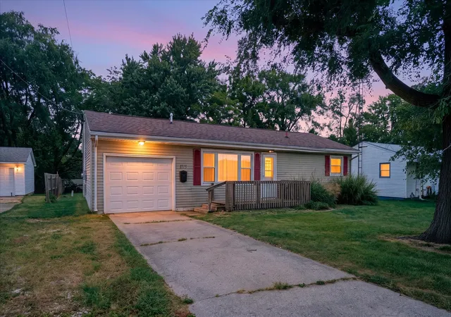 Photo 2 of Single family home for sale at 1115 Eastview Dr, Paxton, IL 60957 | MLS# 12755741 | Listing updated on 2026-10-08