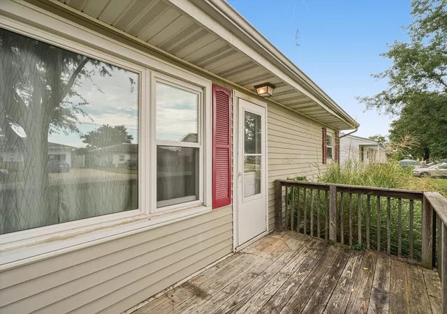 Photo 4 of Single family home for sale at 1115 Eastview Dr, Paxton, IL 60957 | MLS# 12755741 | Listing updated on 2026-10-08