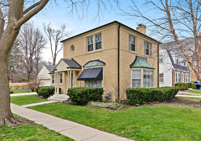 Photo 3 of Single family home for sale at 400 W Milburn Ave, Mount Prospect, IL 60056 | MLS# 12755742 | Listing updated on 2026-09-22