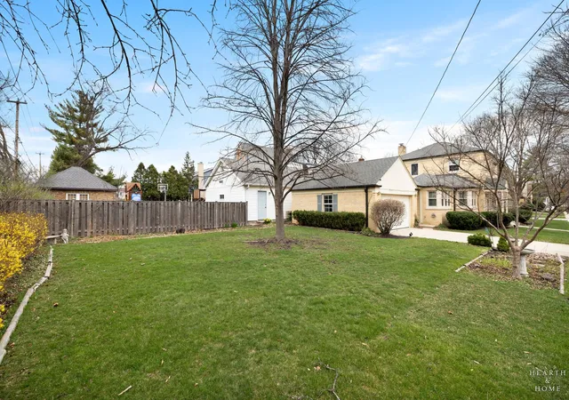 Photo 3 of Single family home for sale at 400 W Milburn Ave, Mount Prospect, IL 60056 | MLS# 12755742 | Listing updated on 2026-09-22