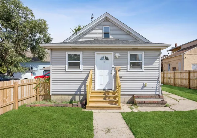 Single family home for sale at 754 N Hickory St, Joliet, IL 60435 | MLS# 12755747 | Listing updated on 2026-09-16