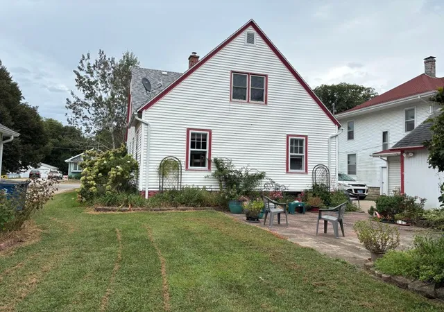 Photo 1 of Single family home for sale at 623 S 2nd Street, Watseka, IL 60970 | MLS# 12755758 | Listing updated on 2026-09-24
