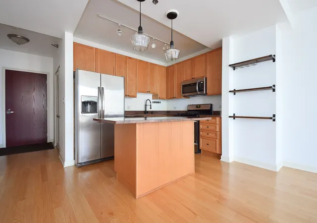 Photo 4 of Condo for sale at 1250 S Michigan Ave #2205, Chicago, IL 60605 | MLS# 12755759 | Listing updated on 2026-09-16