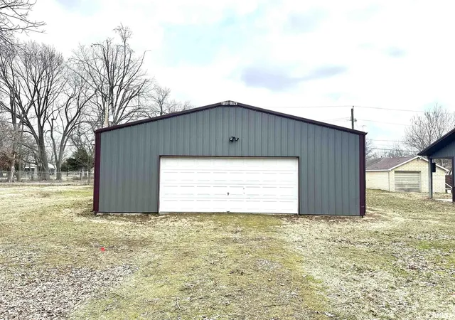 Photo 2 of Land for sale at 637 N Hickory St, Centralia, IL 62801 | MLS# 12755772 | Listing updated on 2026-09-16
