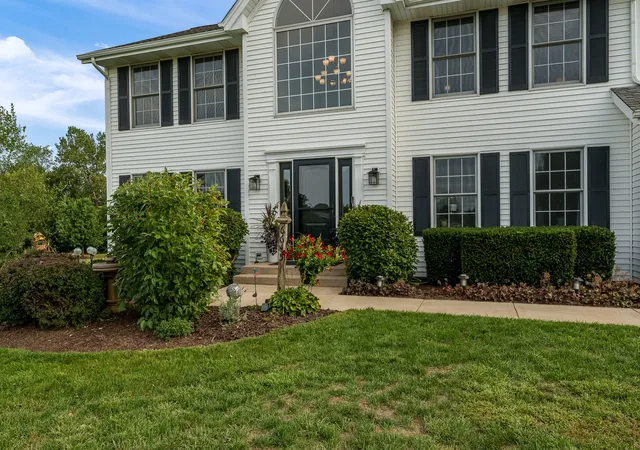 Photo 3 of Sale Pending at 6645 Queenanns Way, South Beloit, IL 61080 | MLS# 12755776 | Listing updated on 2026-09-13