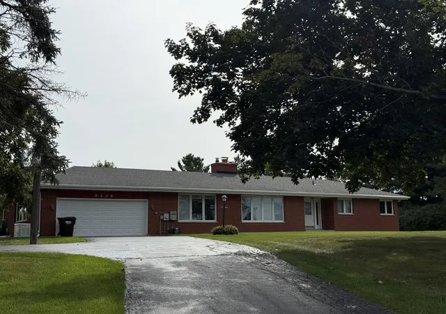 Photo 2 of Single family home for sale at 6206 Haligus Rd, Woodstock, IL 60098 | MLS# 12755787 | Listing updated on 2026-09-19