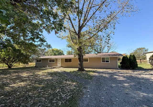 Photo 1 of Single family home for sale at 1367 County Rd 1000, Lerna, IL 62440 | MLS# 12755795 | Listing updated on 2026-10-30