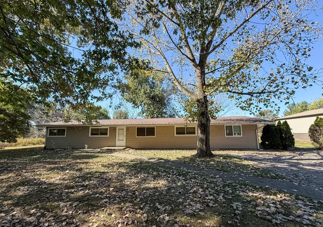 Photo 1 of Single family home for sale at 1367 County Rd 1000, Lerna, IL 62440 | MLS# 12755795 | Listing updated on 2026-10-30