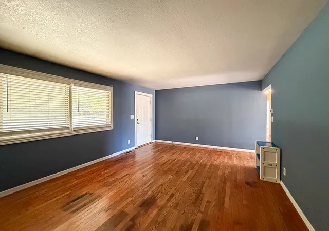 Photo 4 of Single family home for sale at 1367 County Rd 1000, Lerna, IL 62440 | MLS# 12755795 | Listing updated on 2026-10-30