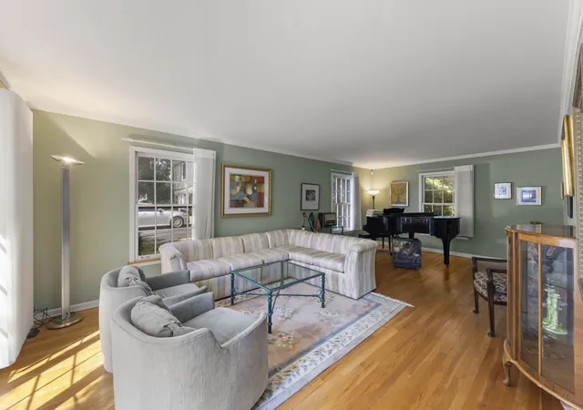 Photo 2 of Single family home for sale at 3033 Scott Crst, Flossmoor, IL 60422 | MLS# 12755798 | Listing updated on 2026-09-16
