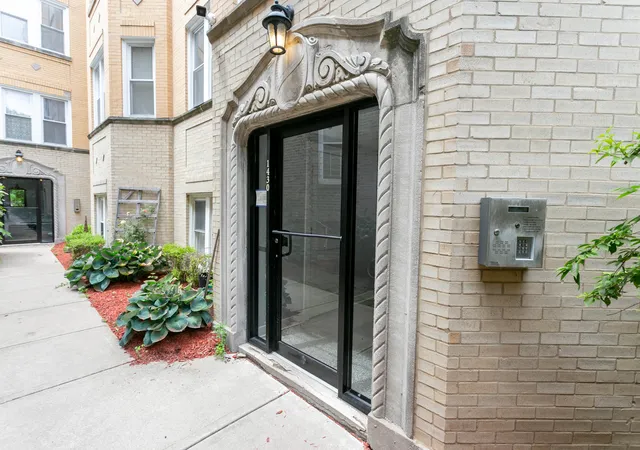 Photo 2 of Condo for sale at 1430 N Maplewood Ave #402, Chicago, IL 60622 | MLS# 12755799 | Listing updated on 2026-09-16