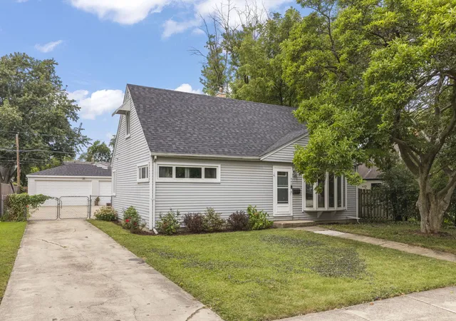 Photo 1 of Single family home for sale at 440 N Craig Pl, Lombard, IL 60148 | MLS# 12755803 | Listing updated on 2026-09-27
